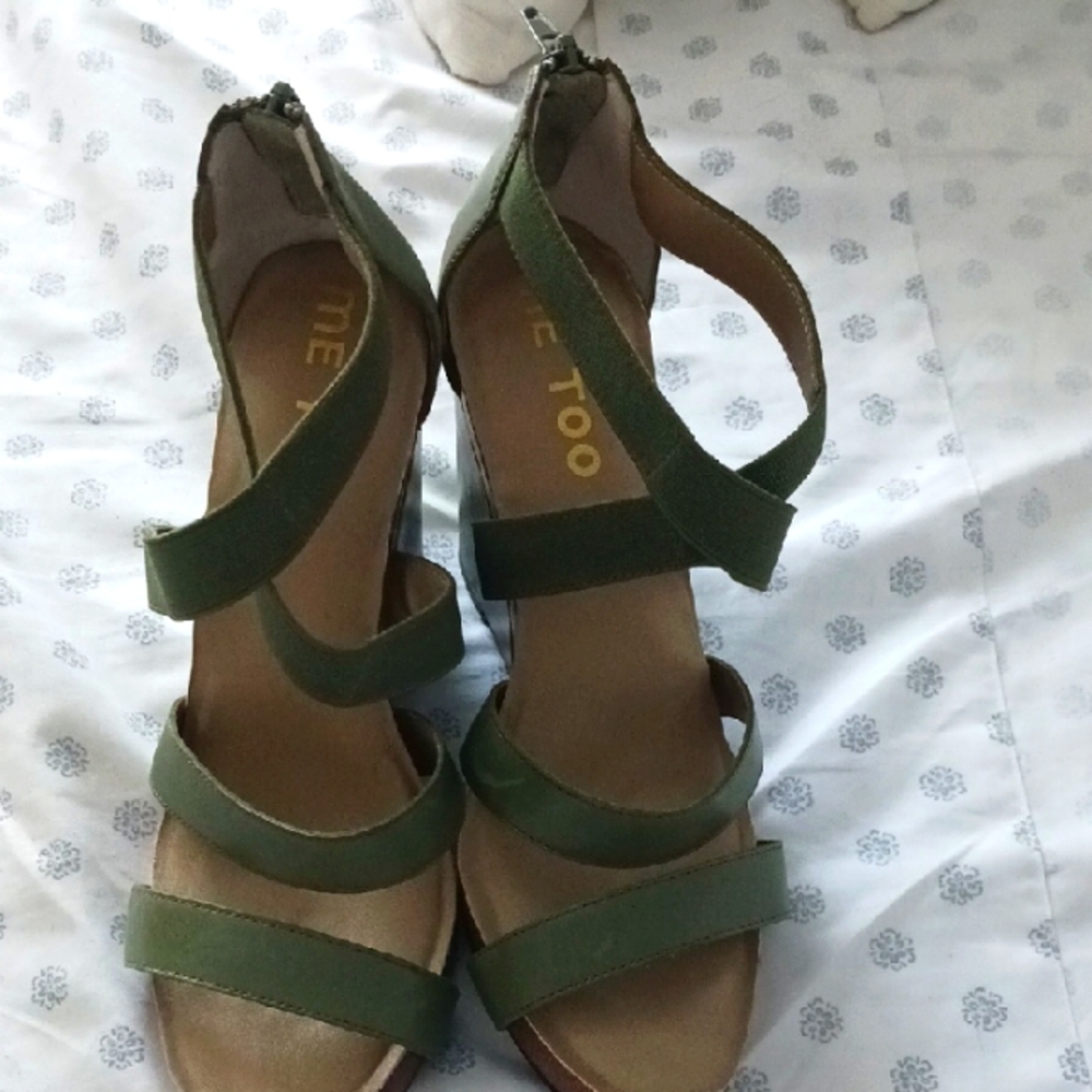 Me Too Women's Green Strappy Sandals